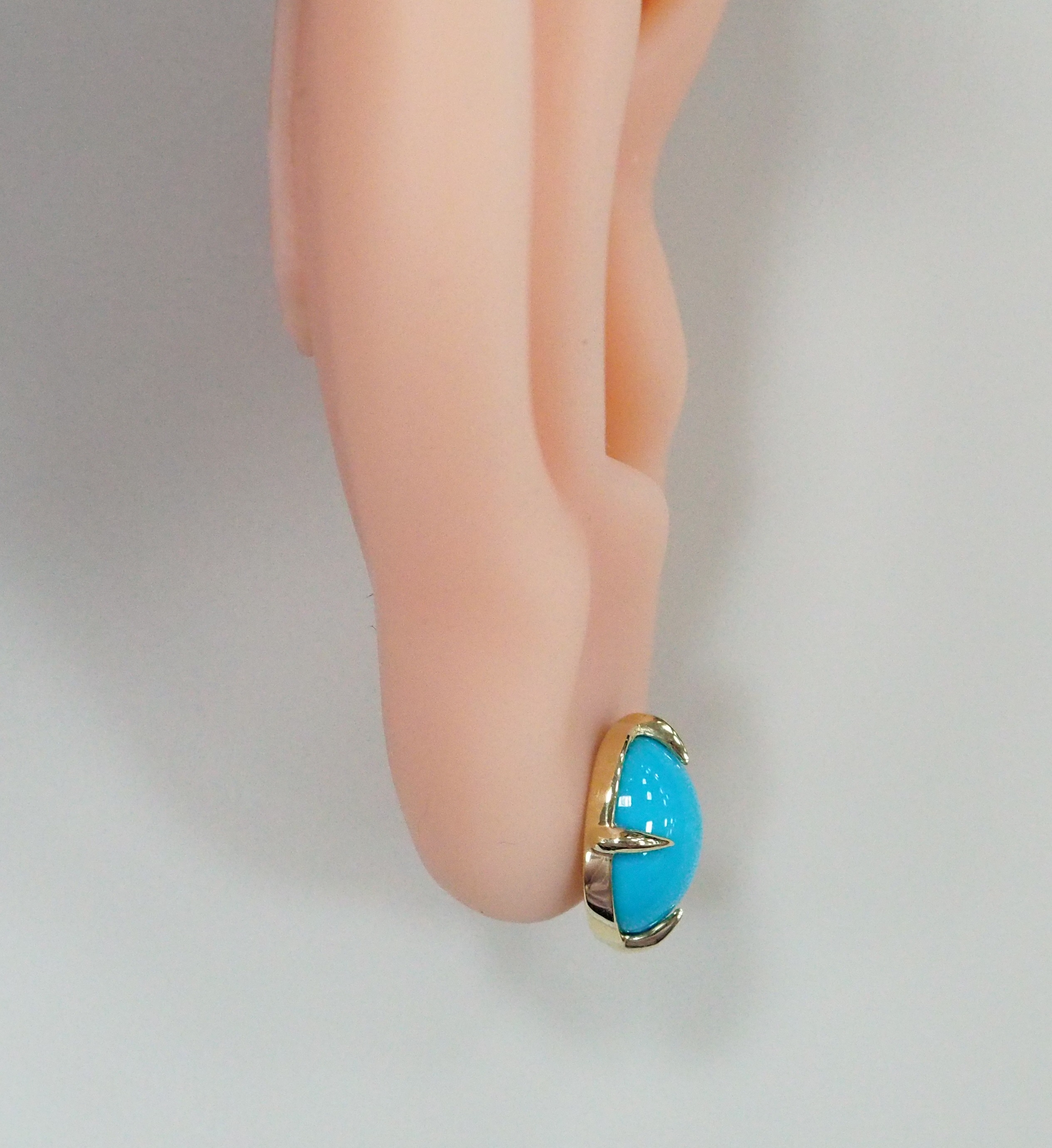 Серьги-пусеты из желтого золота с бирюзой